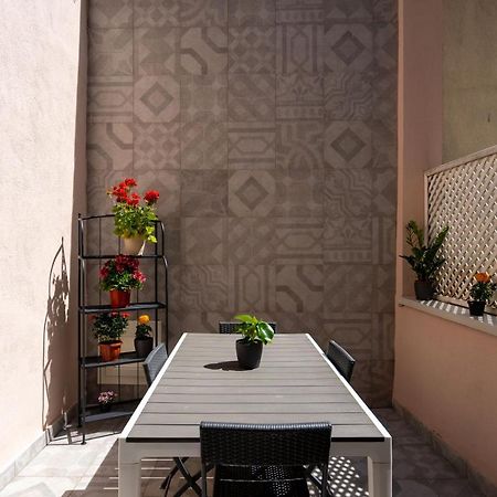 Appartamento Elegante Con Terrazzino Nel Centro Di Napoli Esterno foto