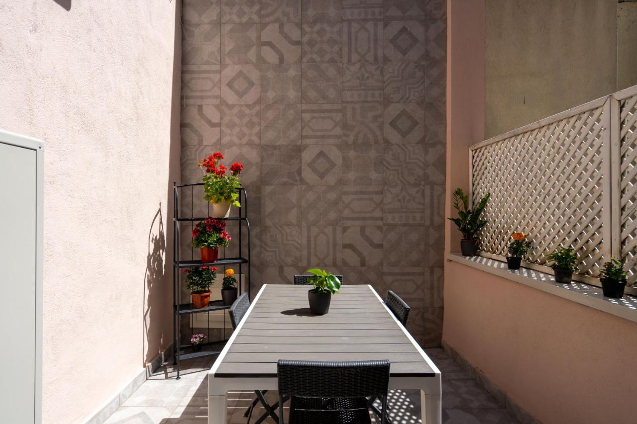 Appartamento Elegante Con Terrazzino Nel Centro Di Napoli Esterno foto