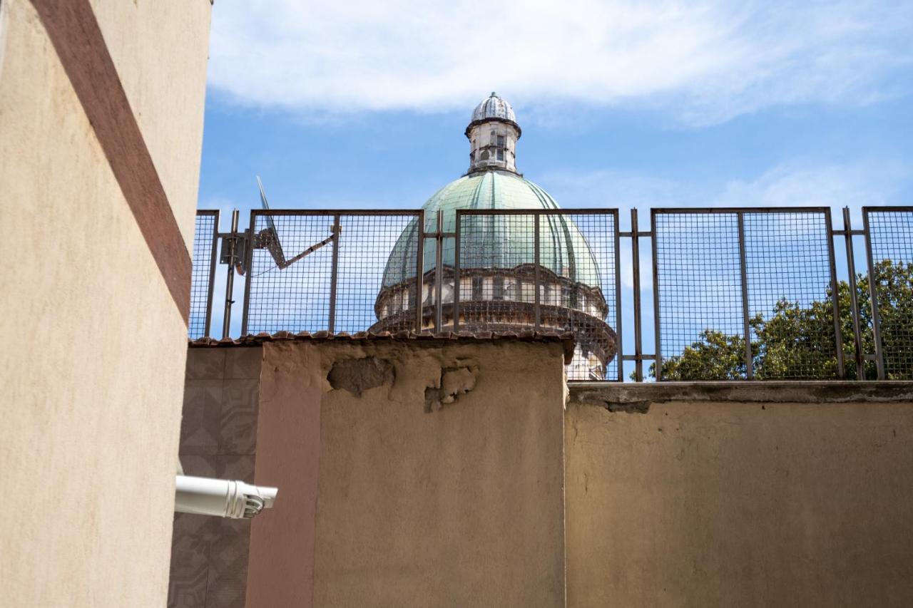 Appartamento Elegante Con Terrazzino Nel Centro Di Napoli Esterno foto